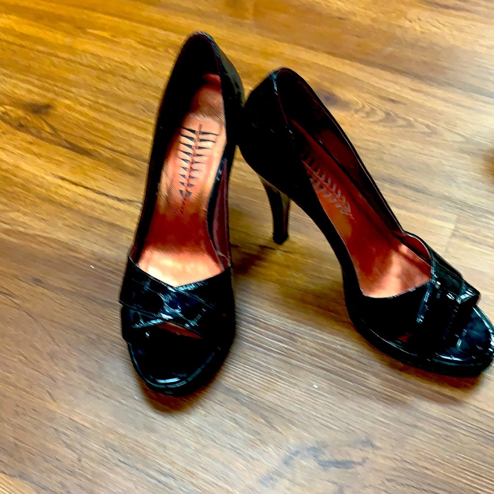 Black open toed patterned heels, shiny